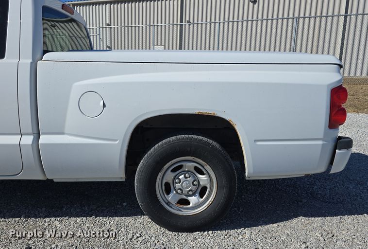 image for item DW3203 2010 Dodge Dakota Ext. Cab pickup truck