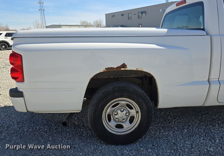 image for item DW3203 2010 Dodge Dakota Ext. Cab pickup truck