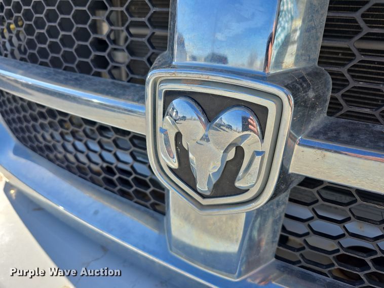 image for item DW3203 2010 Dodge Dakota Ext. Cab pickup truck