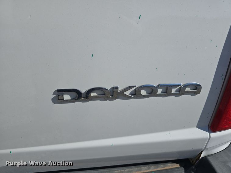 image for item DW3203 2010 Dodge Dakota Ext. Cab pickup truck