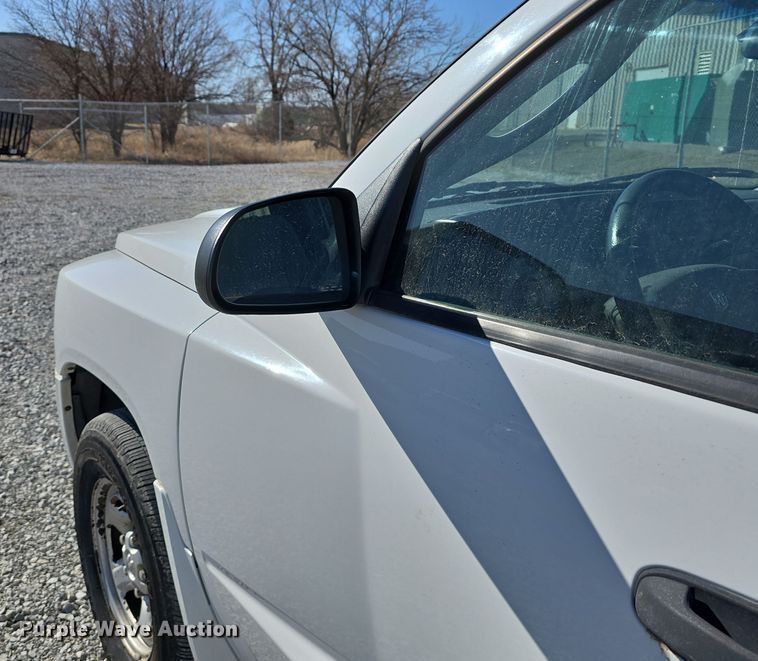 image for item DW3203 2010 Dodge Dakota Ext. Cab pickup truck