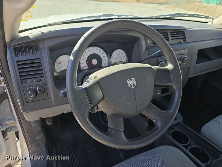 image for item DW3203 2010 Dodge Dakota Ext. Cab pickup truck