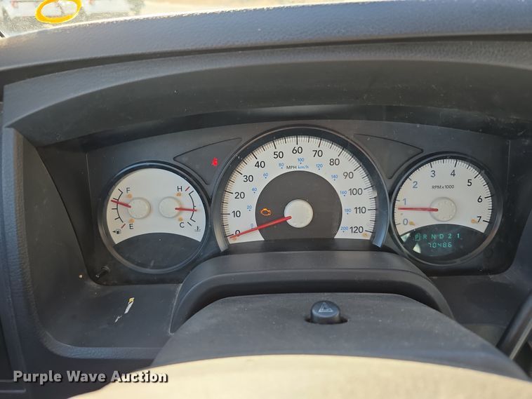 image for item DW3203 2010 Dodge Dakota Ext. Cab pickup truck