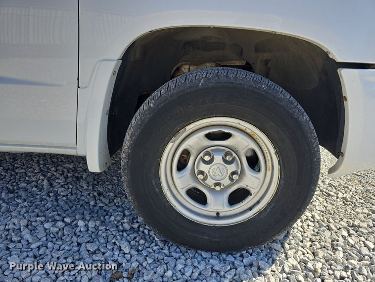 image for item DW3203 2010 Dodge Dakota Ext. Cab pickup truck