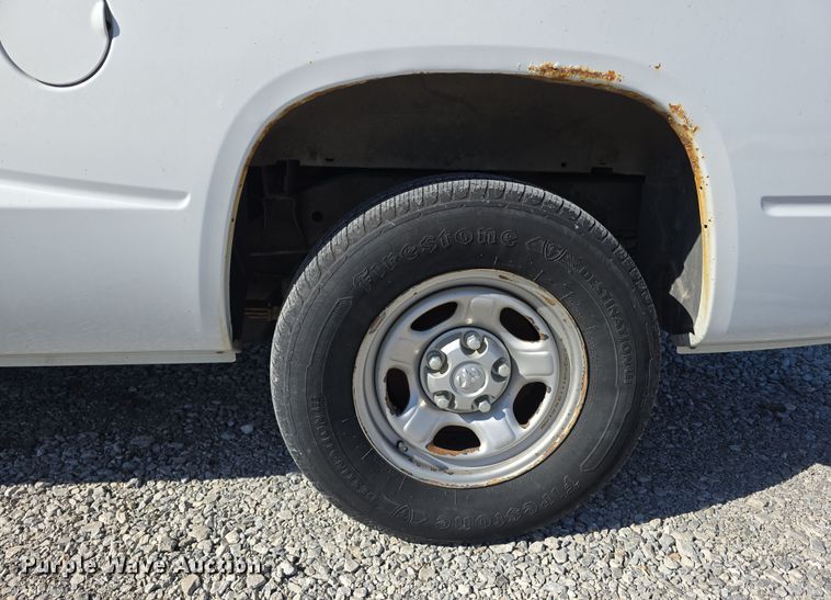 image for item DW3203 2010 Dodge Dakota Ext. Cab pickup truck