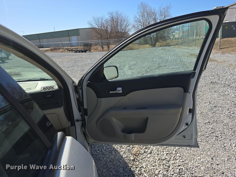 image for item DW3204 2008 Ford Fusion SE 