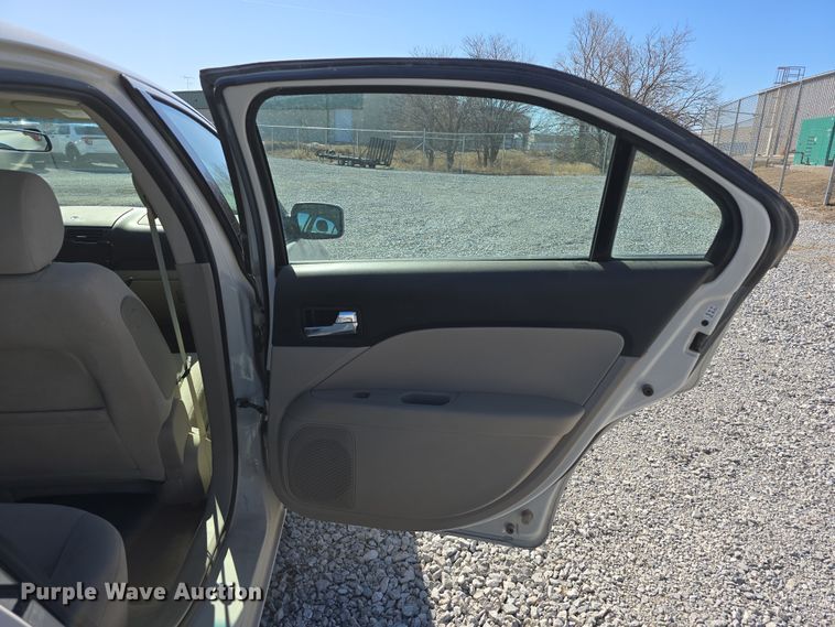 image for item DW3204 2008 Ford Fusion SE 