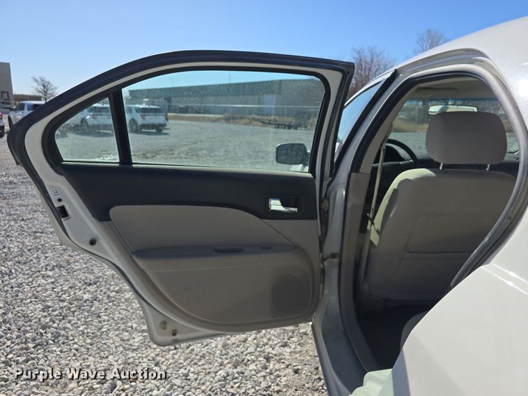 image for item DW3204 2008 Ford Fusion SE 