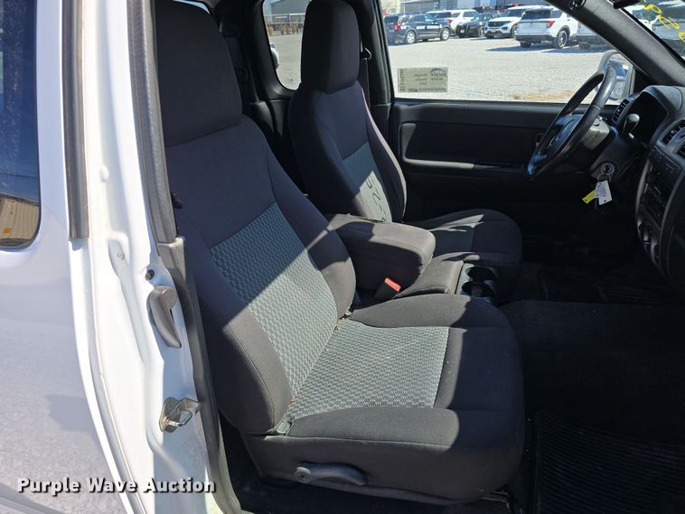 image for item DW3208 2012 Chevrolet Colorado Ext. Cab pickup truck