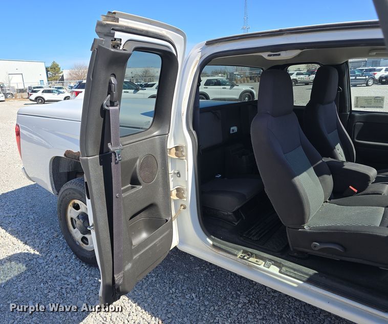 image for item DW3208 2012 Chevrolet Colorado Ext. Cab pickup truck