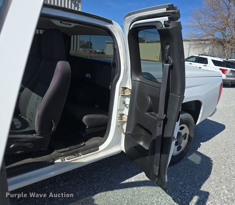 image for item DW3208 2012 Chevrolet Colorado Ext. Cab pickup truck