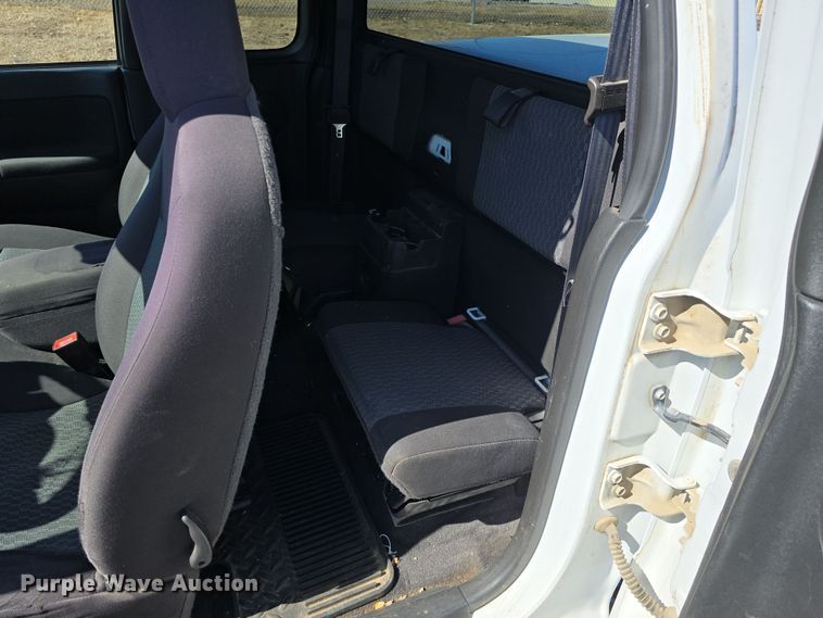 image for item DW3208 2012 Chevrolet Colorado Ext. Cab pickup truck