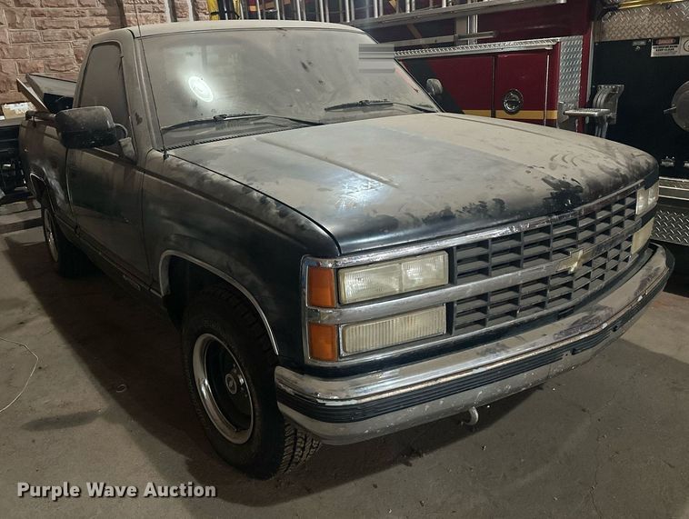 image for item DW5101 1990 Chevrolet C1500 pickup truck