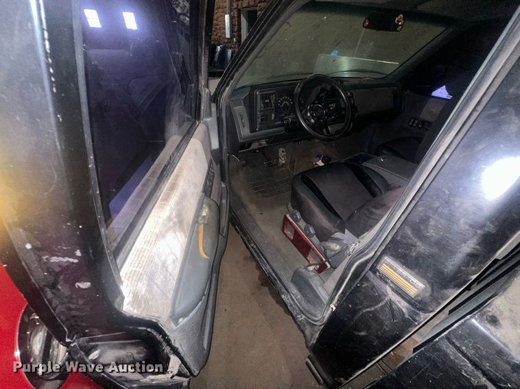 image for item DW5101 1990 Chevrolet C1500 pickup truck