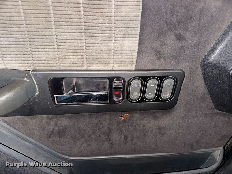 image for item DW5101 1990 Chevrolet C1500 pickup truck