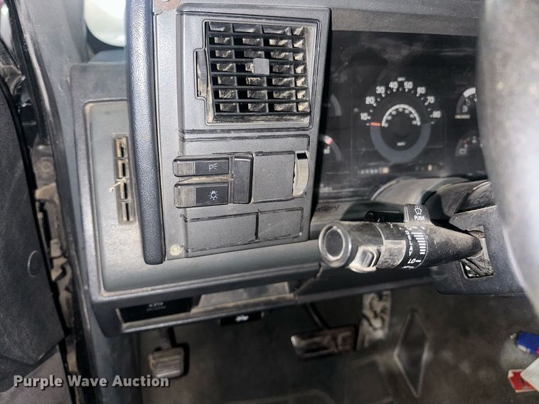 image for item DW5101 1990 Chevrolet C1500 pickup truck