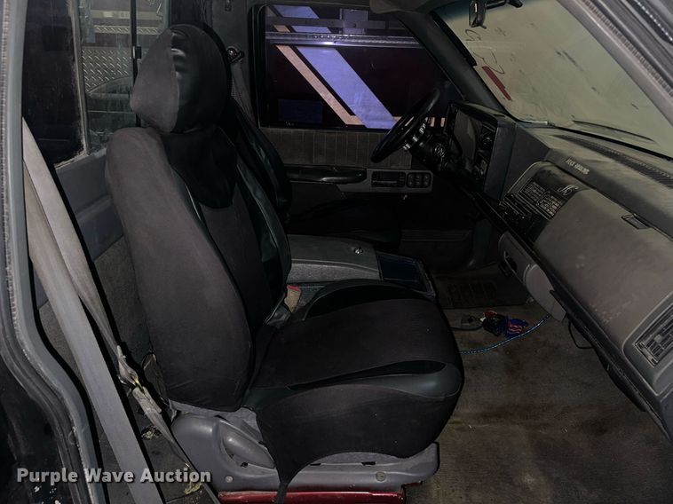 image for item DW5101 1990 Chevrolet C1500 pickup truck