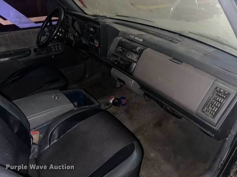 image for item DW5101 1990 Chevrolet C1500 pickup truck