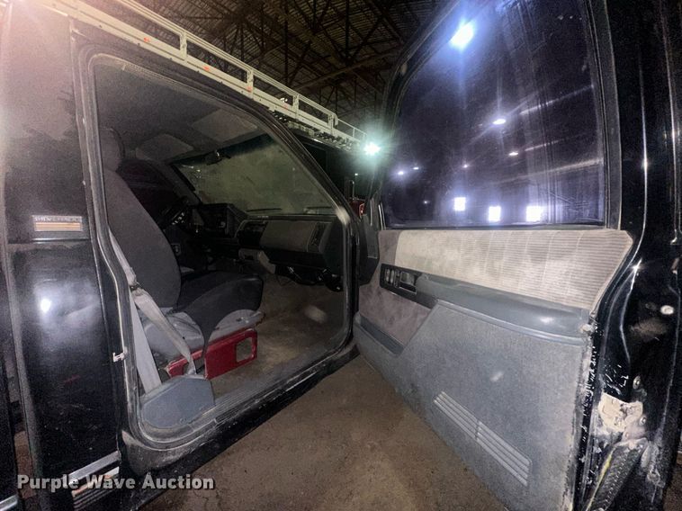 image for item DW5101 1990 Chevrolet C1500 pickup truck