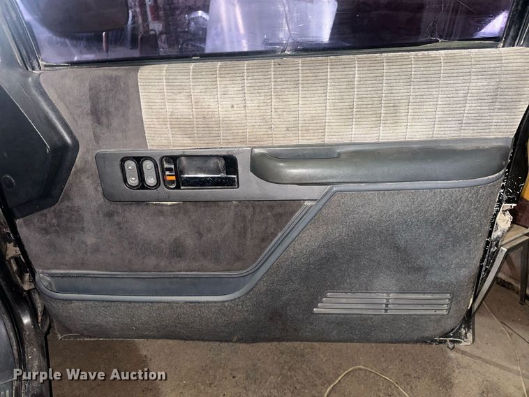 image for item DW5101 1990 Chevrolet C1500 pickup truck