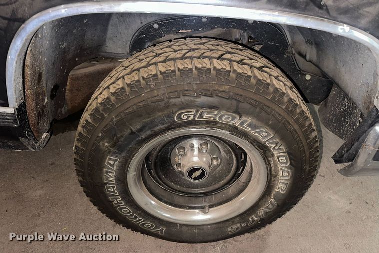 image for item DW5101 1990 Chevrolet C1500 pickup truck