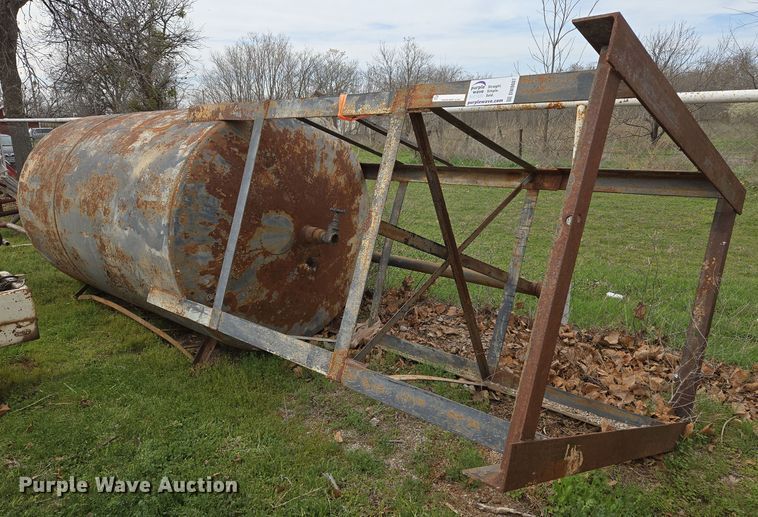 image for item DW8607 Oil tank