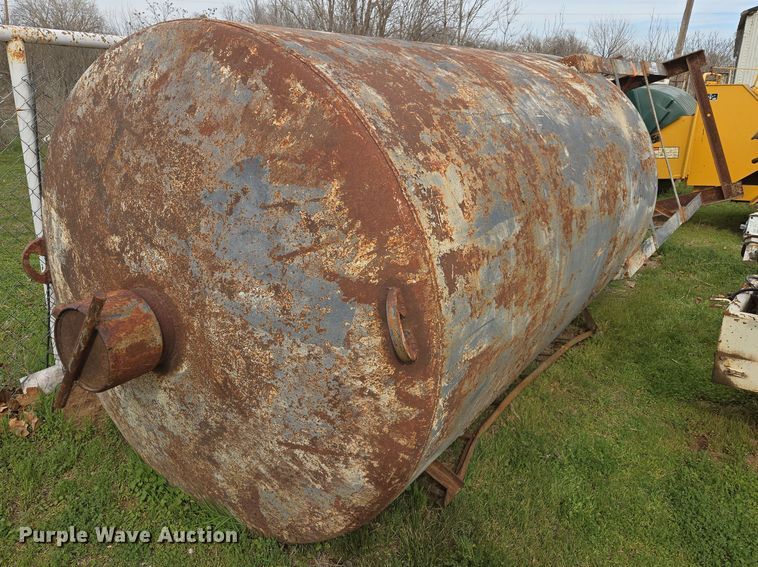 image for item DW8607 Oil tank