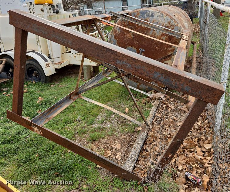 image for item DW8607 Oil tank