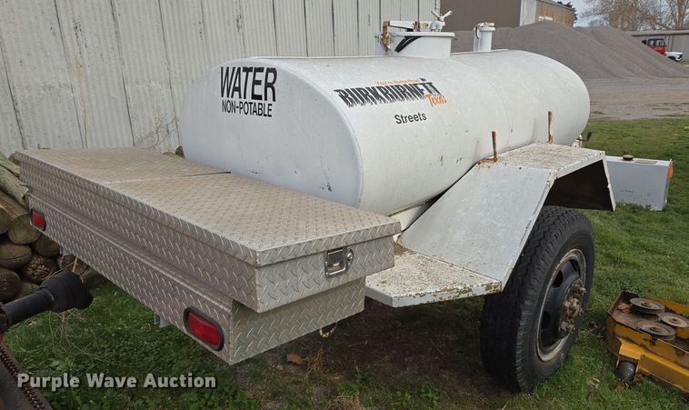 image for item DW8609 Fruehauf XM-107E2 water tank trailer