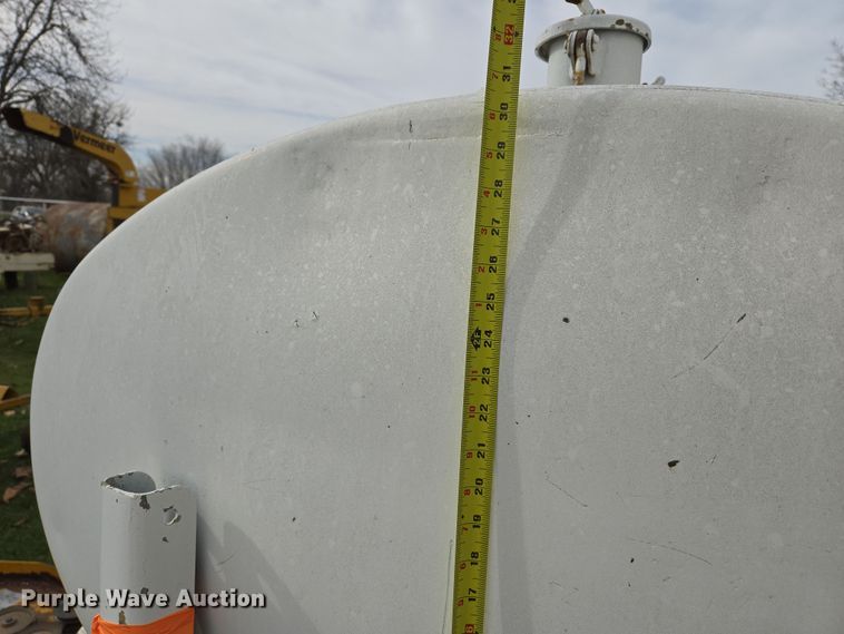 image for item DW8609 Fruehauf XM-107E2 water tank trailer