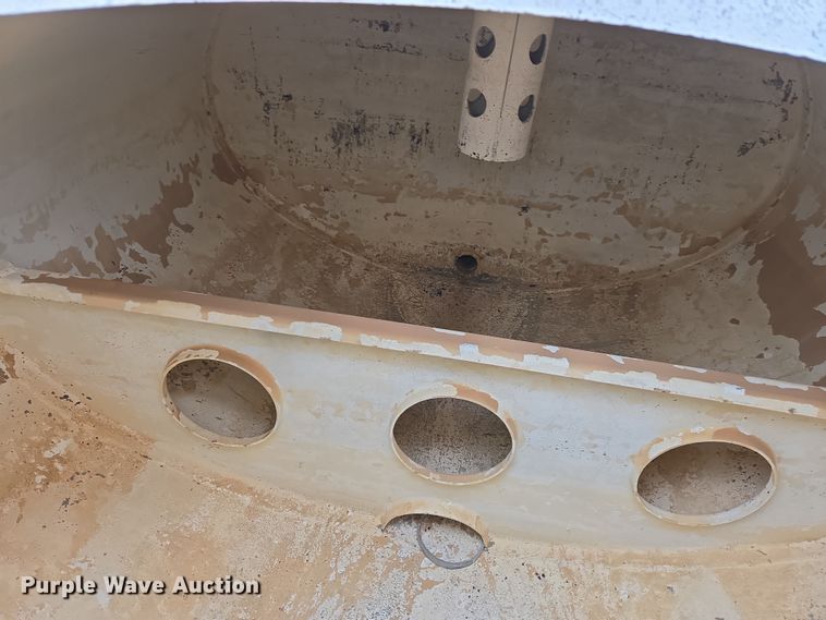 image for item DW8609 Fruehauf XM-107E2 water tank trailer