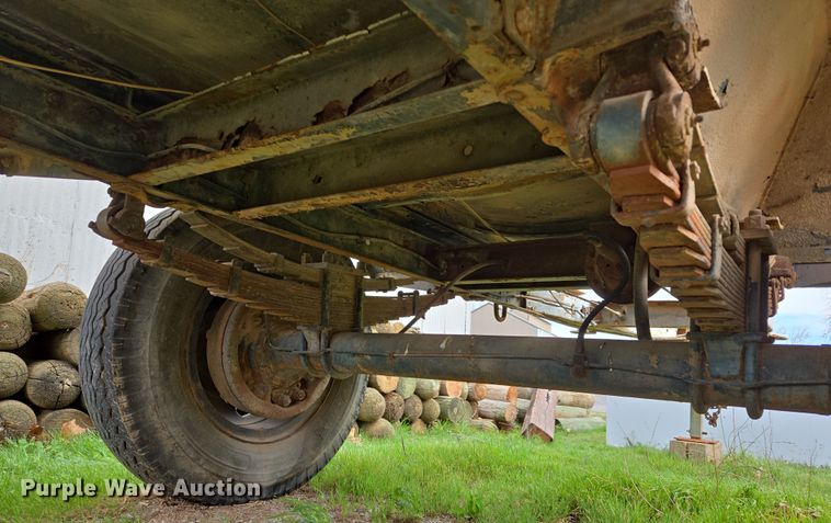 image for item DW8609 Fruehauf XM-107E2 water tank trailer