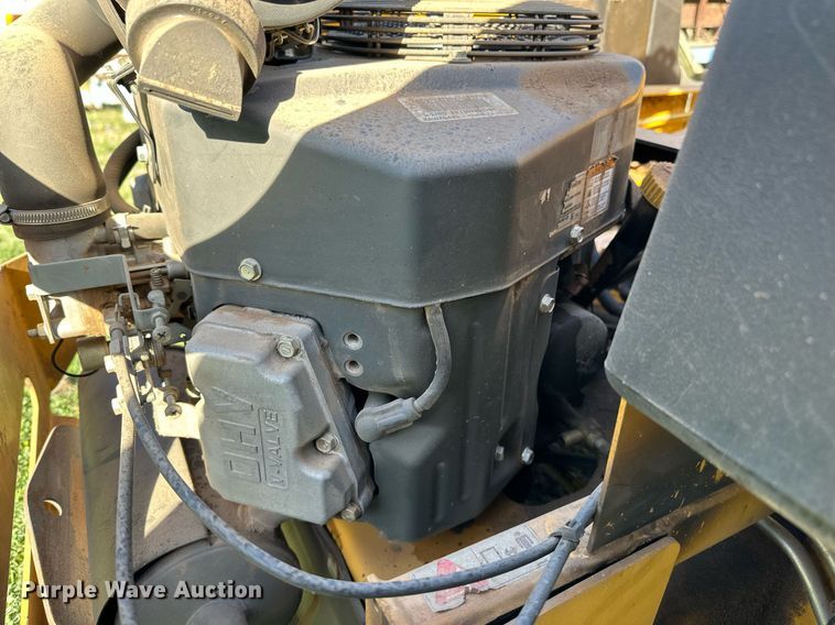 image for item DW8614 2014 Hustler 932772 ZTR lawn mower