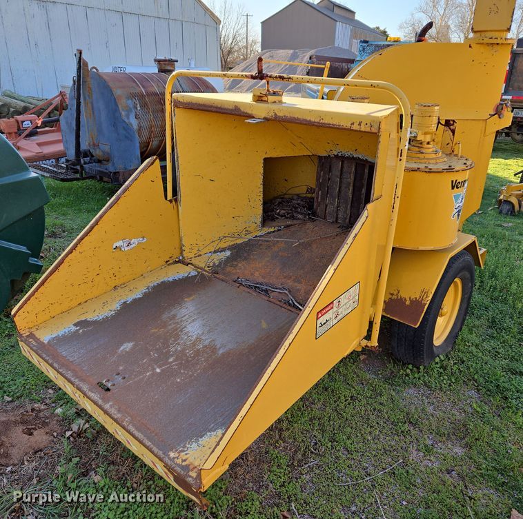 image for item DW8616 2000 Vermeer BC1250A wood chipper