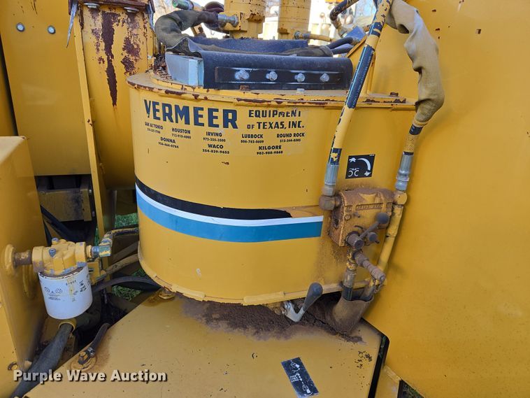 image for item DW8616 2000 Vermeer BC1250A wood chipper