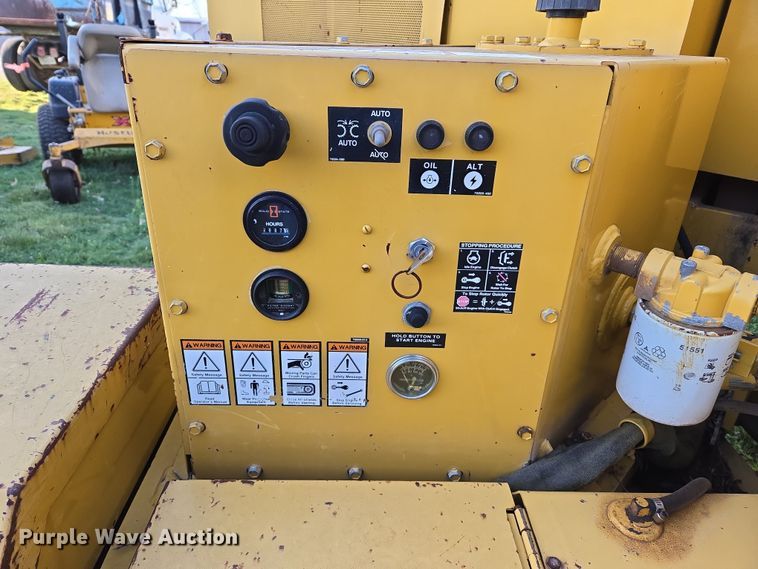 image for item DW8616 2000 Vermeer BC1250A wood chipper