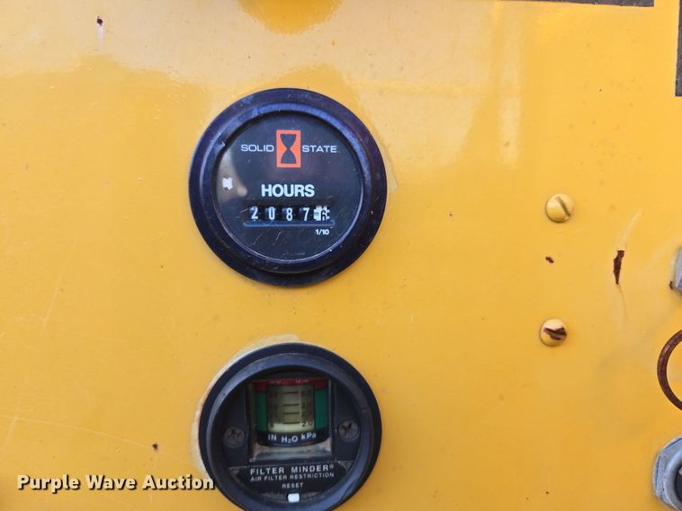 image for item DW8616 2000 Vermeer BC1250A wood chipper