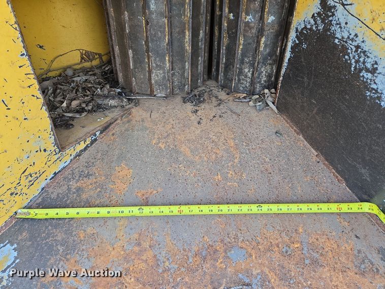 image for item DW8616 2000 Vermeer BC1250A wood chipper