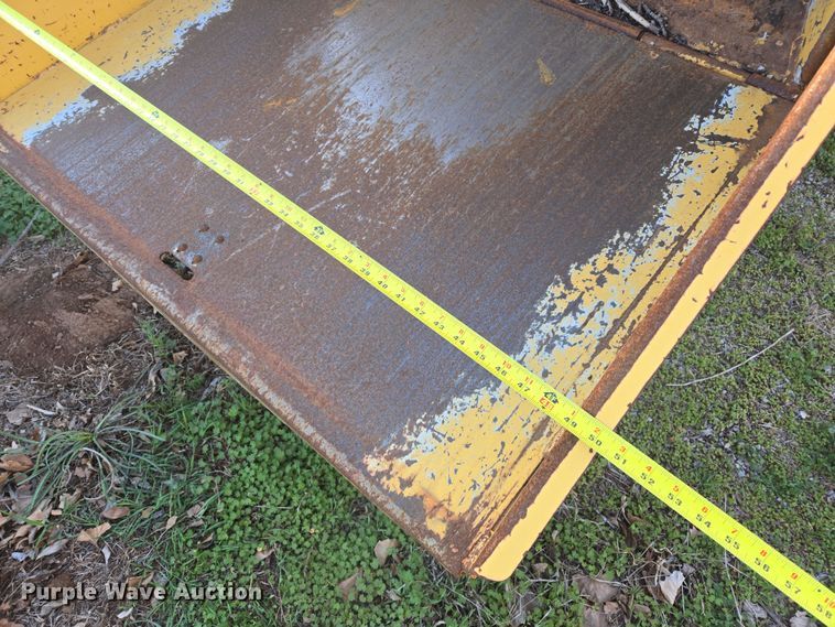 image for item DW8616 2000 Vermeer BC1250A wood chipper