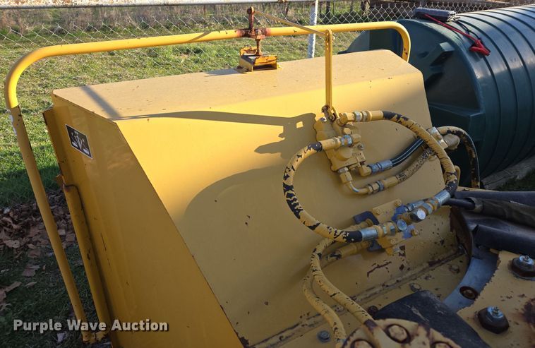 image for item DW8616 2000 Vermeer BC1250A wood chipper