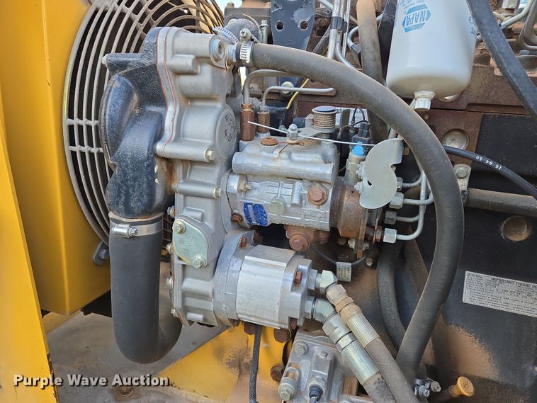 image for item DW8616 2000 Vermeer BC1250A wood chipper