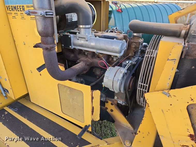 image for item DW8616 2000 Vermeer BC1250A wood chipper