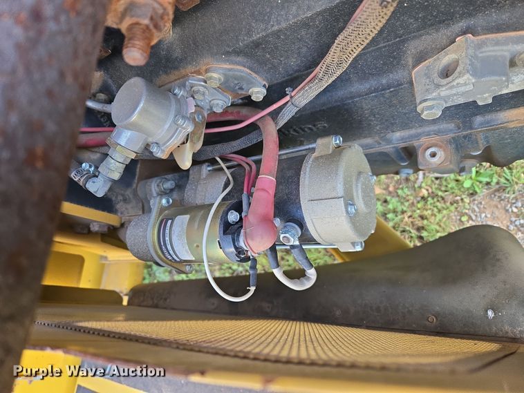 image for item DW8616 2000 Vermeer BC1250A wood chipper