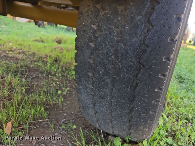 image for item DW8616 2000 Vermeer BC1250A wood chipper