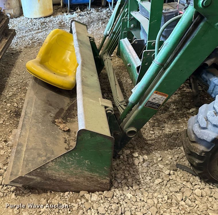 image for item EG8038 2001 John Deere 4300 tractor