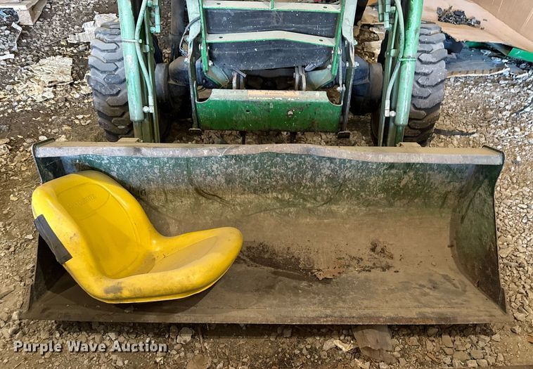 image for item EG8038 2001 John Deere 4300 tractor