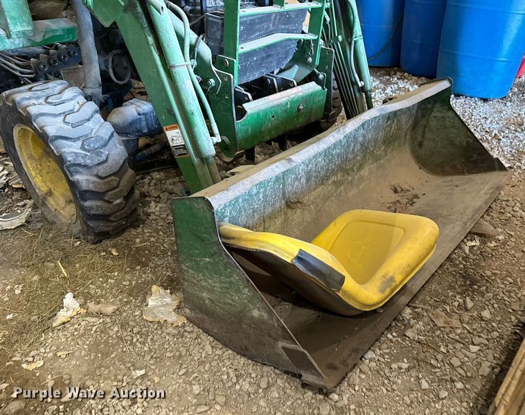 image for item EG8038 2001 John Deere 4300 tractor