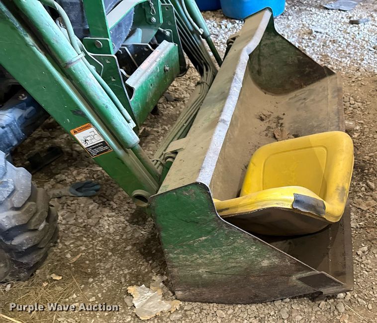 image for item EG8038 2001 John Deere 4300 tractor