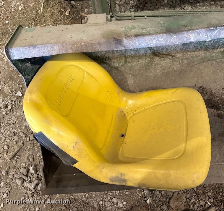 image for item EG8038 2001 John Deere 4300 tractor