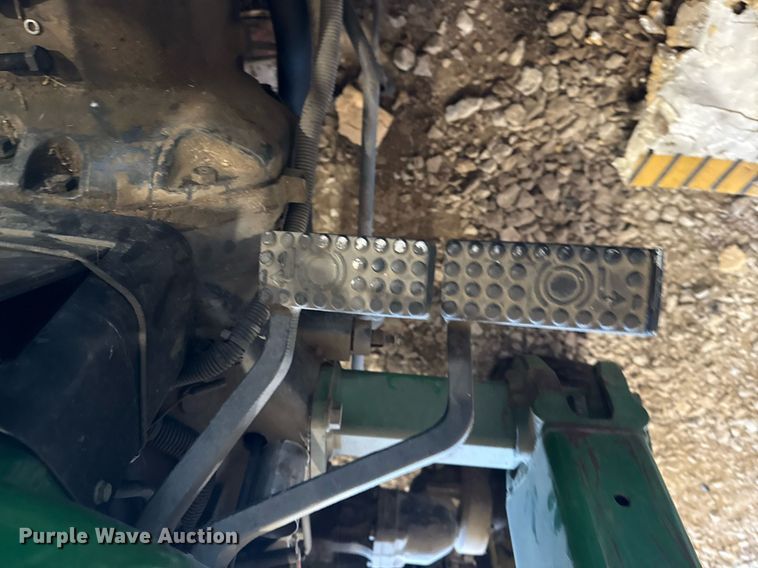 image for item EG8038 2001 John Deere 4300 tractor